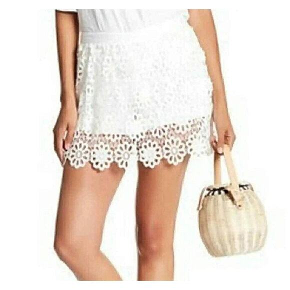 Trina Turk White Lace Eyelet Crochet Pedra Shorts Skort size US 0 NWT - Picture 1 of 10